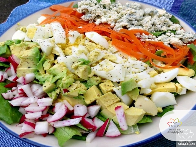 ENSALADA COMPLETA PARA UN MARTES SALUDABLE POST FIESTAS